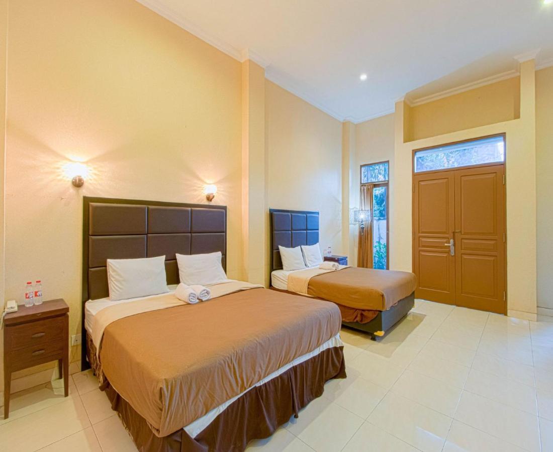 D'Talent Hotel Yogyakarta Exterior foto