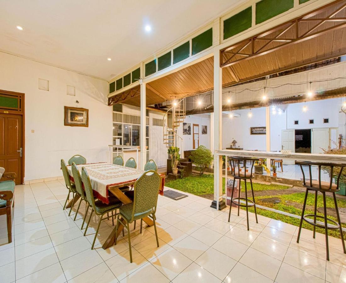 D'Talent Hotel Yogyakarta Exterior foto